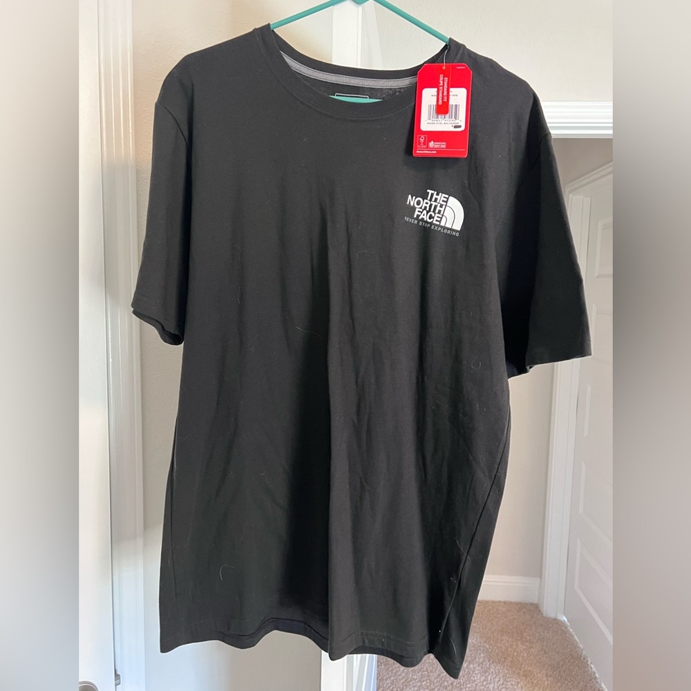 NWT NORTH FACE TEE